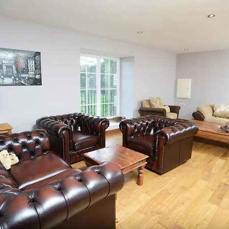 Fantastic 5 Ensuite Bedrooms Pool No Pets Feriehus *