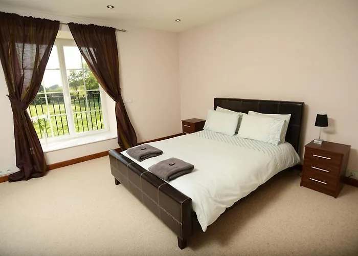 度假居 Fantastic 5 Ensuite Bedrooms Pool No Pets