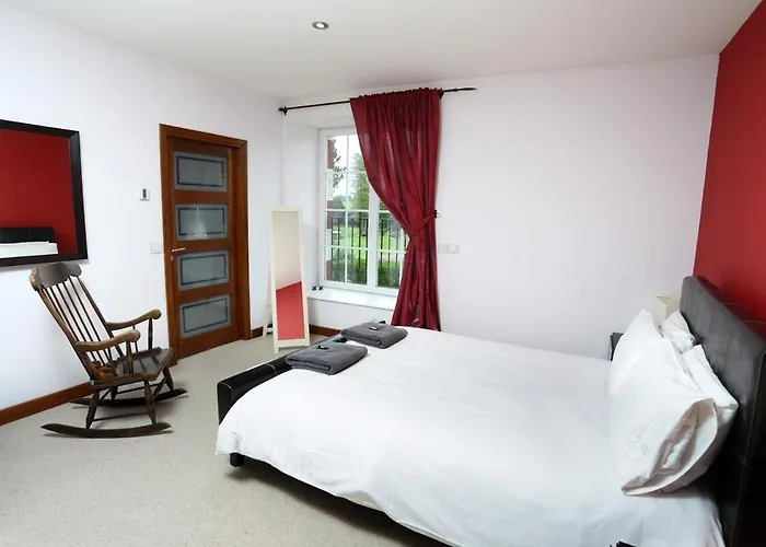 Fantastic 5 Ensuite Bedrooms Pool No Pets * Désertines