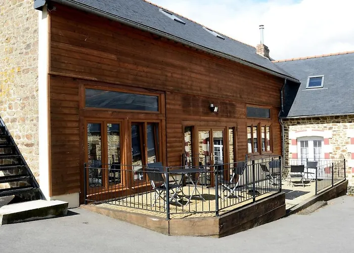 Fantastic 5 Ensuite Bedrooms Pool No Pets Désertines