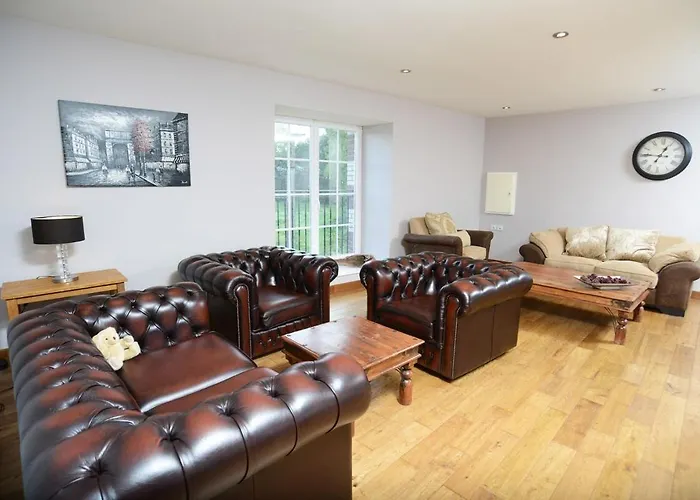 Fantastic 5 Ensuite Bedrooms Pool No Pets 度假居 *