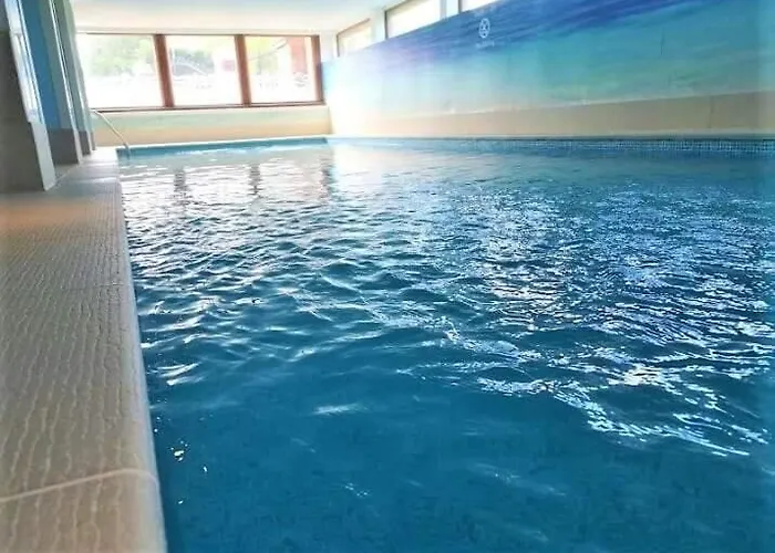 Fantastic 5 Ensuite Bedrooms Pool No Pets 度假居 Désertines