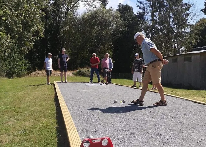 Fantastic 5 Ensuite Bedrooms Pool No Pets *