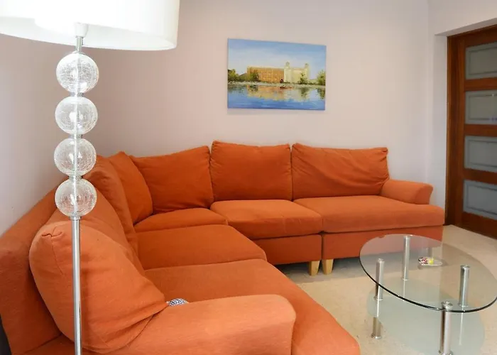 Fantastic 5 Ensuite Bedrooms Pool No Pets 度假居 *